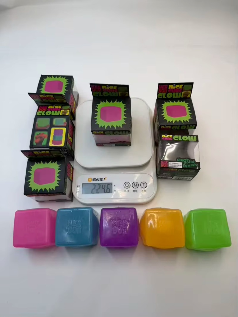 لعبة ضغط مكعبة جديدة من Schyll - مراجعة Fidget Cube Original وسعره